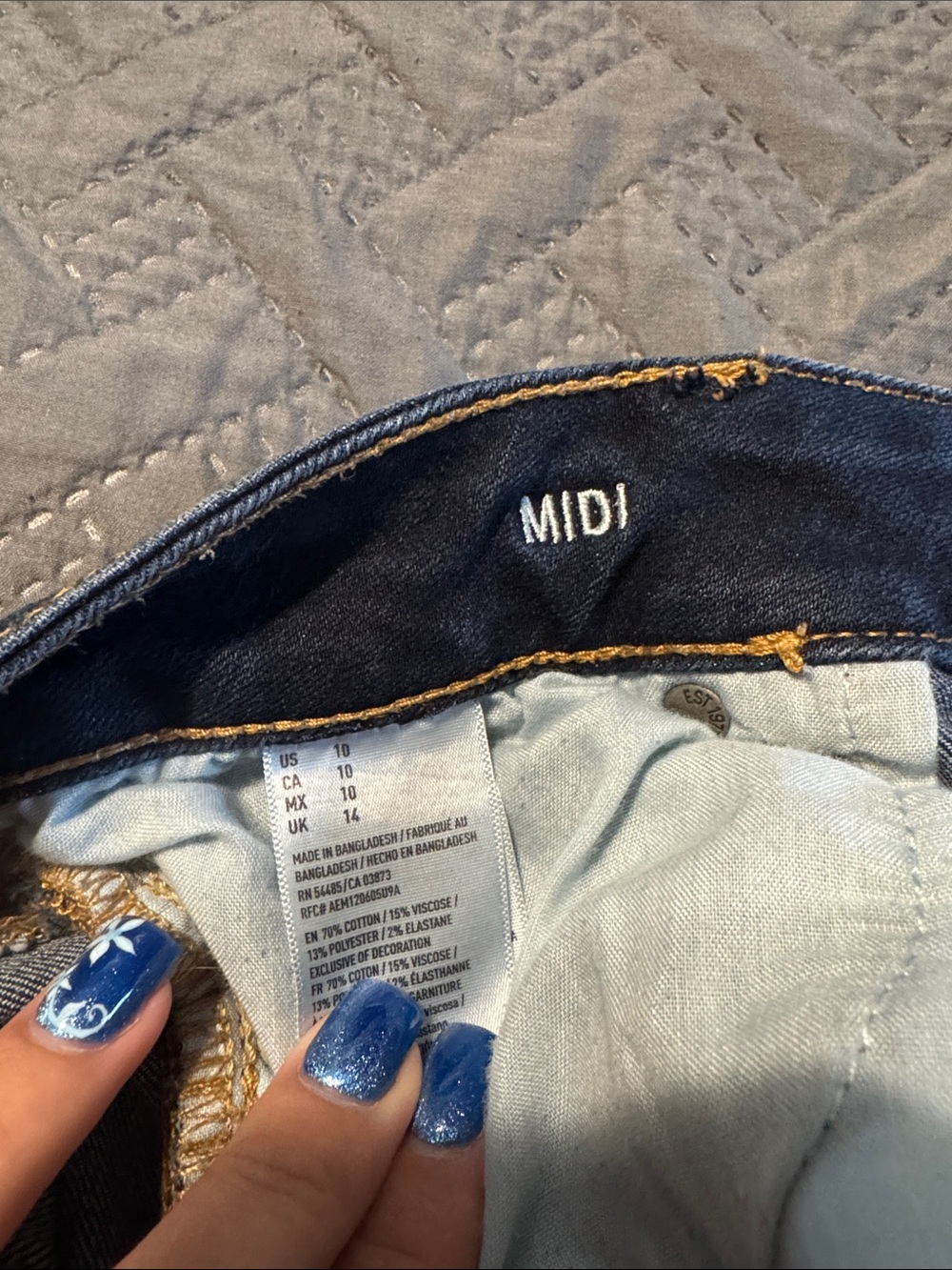 American Eagle Outfitters Dark Indigo Frayed Hem Denim Shorts - Picture 3 of 5